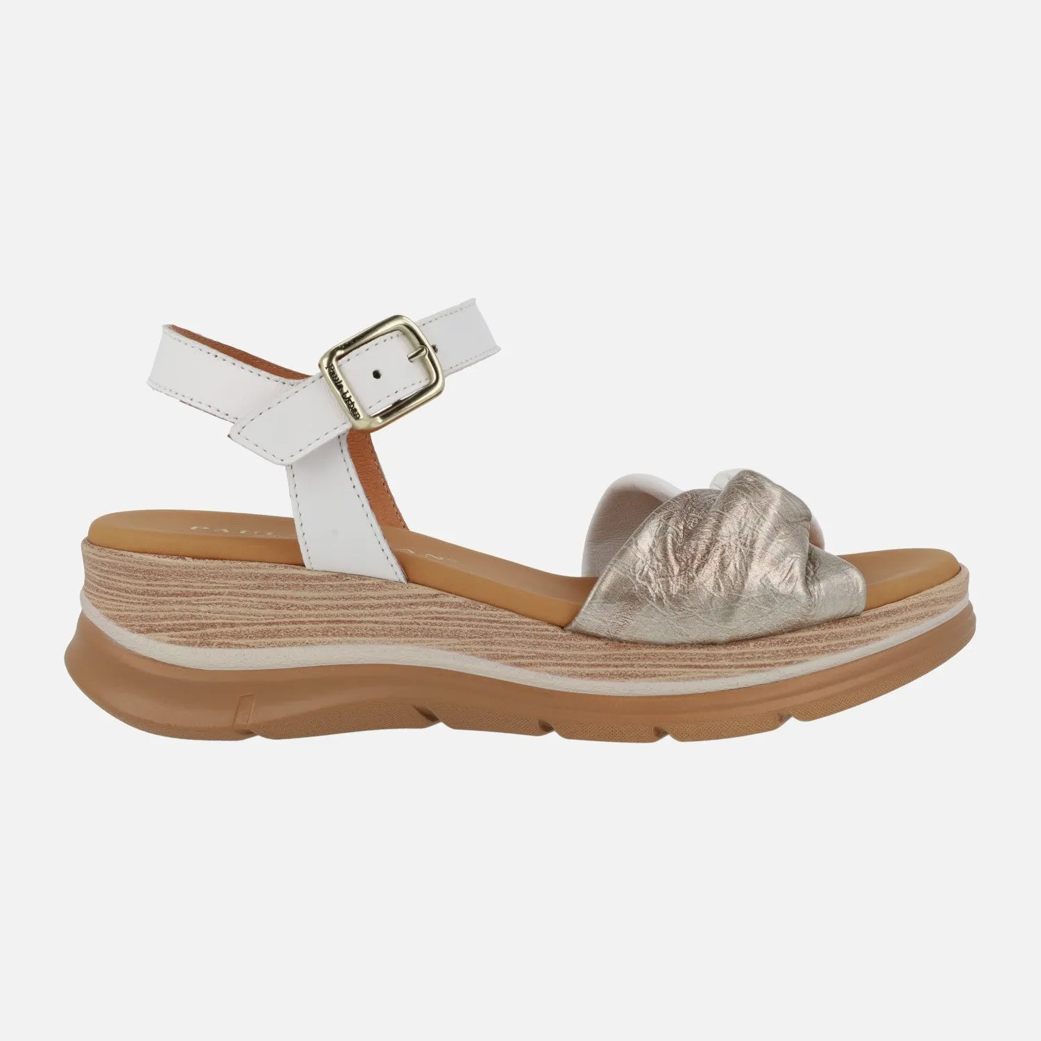 Sandalias de piel en bicolor blanco y oro con cierre de hebilla